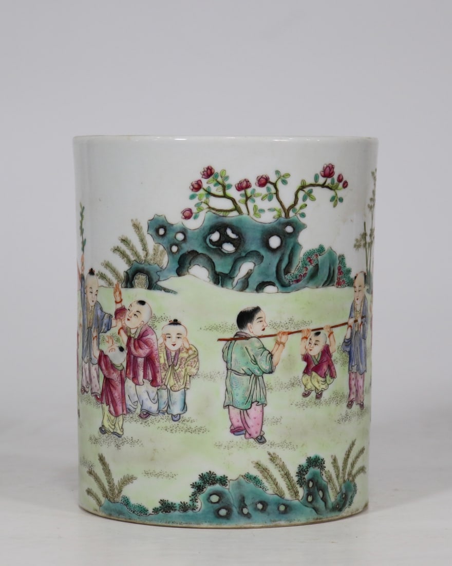 An Exquisite Famille-Rose Character and Story Pattern Brush Pot: An Exquisite Famille-Rose Character and Story Pattern Brush Pot Qing Dynasty, China Qianlong Six-character Mark Size:5.9inx4.9in粉彩婴戏图笔筒 中国