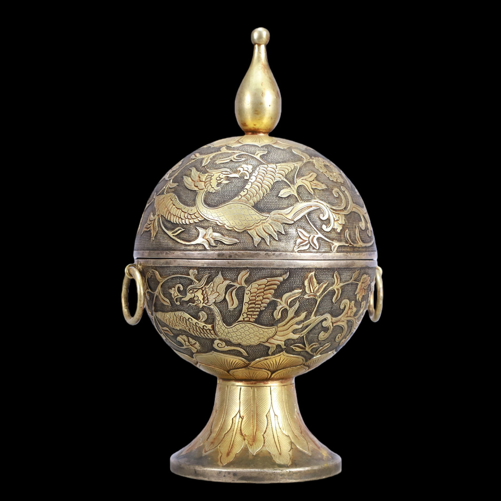 A Exquisite Gilt Silver Lotus Pattern Phoenix Pattern Double-Ears Vase - 3