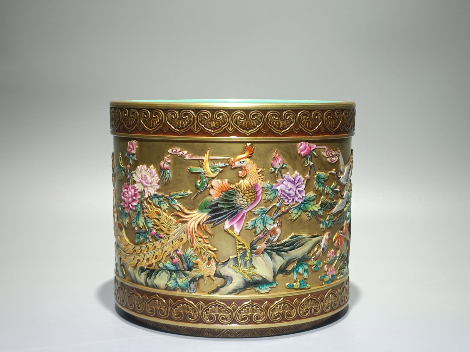 An Exquisite Enamel Gold Ground Flower and Phoenix Pattern Brush Pot: An Exquisite Enamel Gold Ground Flower and Phoenix Pattern Brush Pot,Qing Dynasty,China,Qianlong Six-character Mark,Size:6.3inx7.3in 珐琅彩金地花卉凤