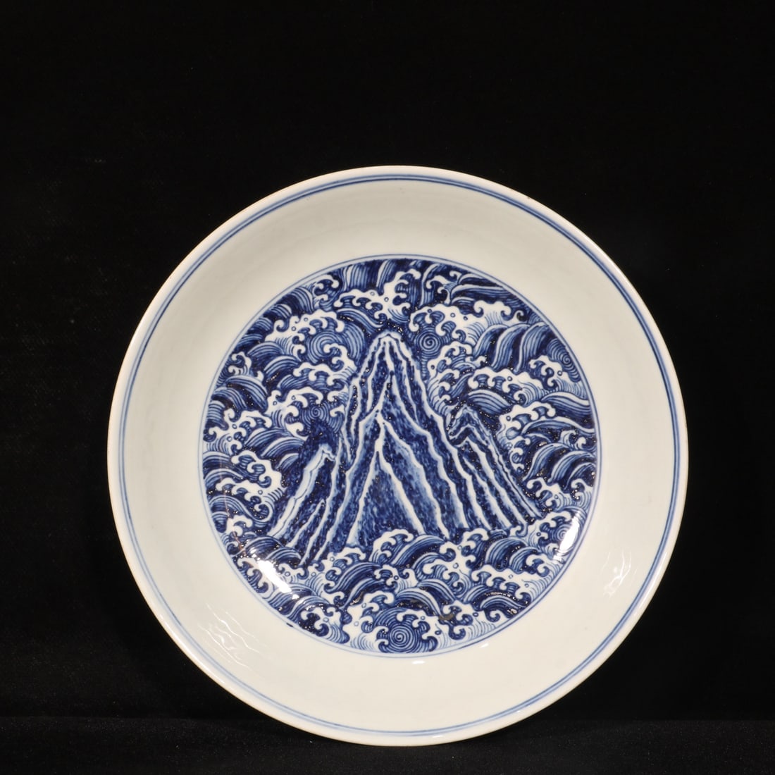 An Exquisite Blue and White Seawater Pattern Plate: An Exquisite Blue and White Seawater Pattern Plate,Ming Dynasty,China,Xuande Six-character Mark,Size:2inx8.7in 青花海水纹盘子,中国明代