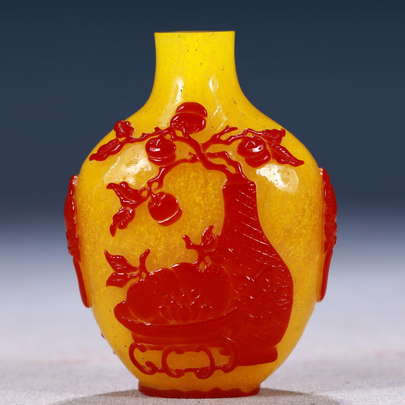 An Exquisite Glass Flower and Fruit Pattern Vase (1 of 8)