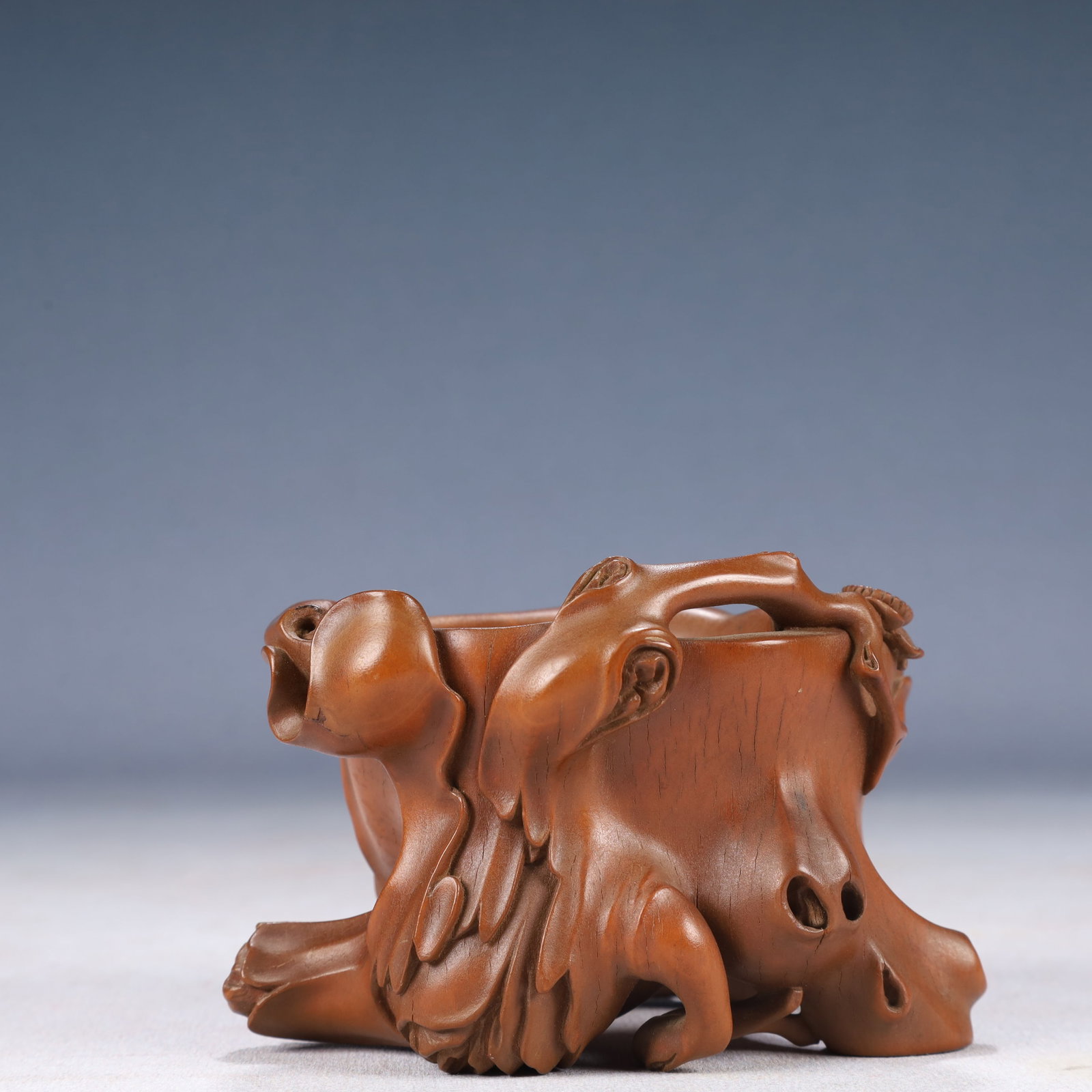 An Exquisite Boxwood Root-Shaped Brush Washer: An Exquisite Boxwood Root-Shaped Brush Washer,Qing Dynasty, China,Size:3.9inx3.1inx2.8in,Weight:150g 黄杨木树根形笔洗,中国清代