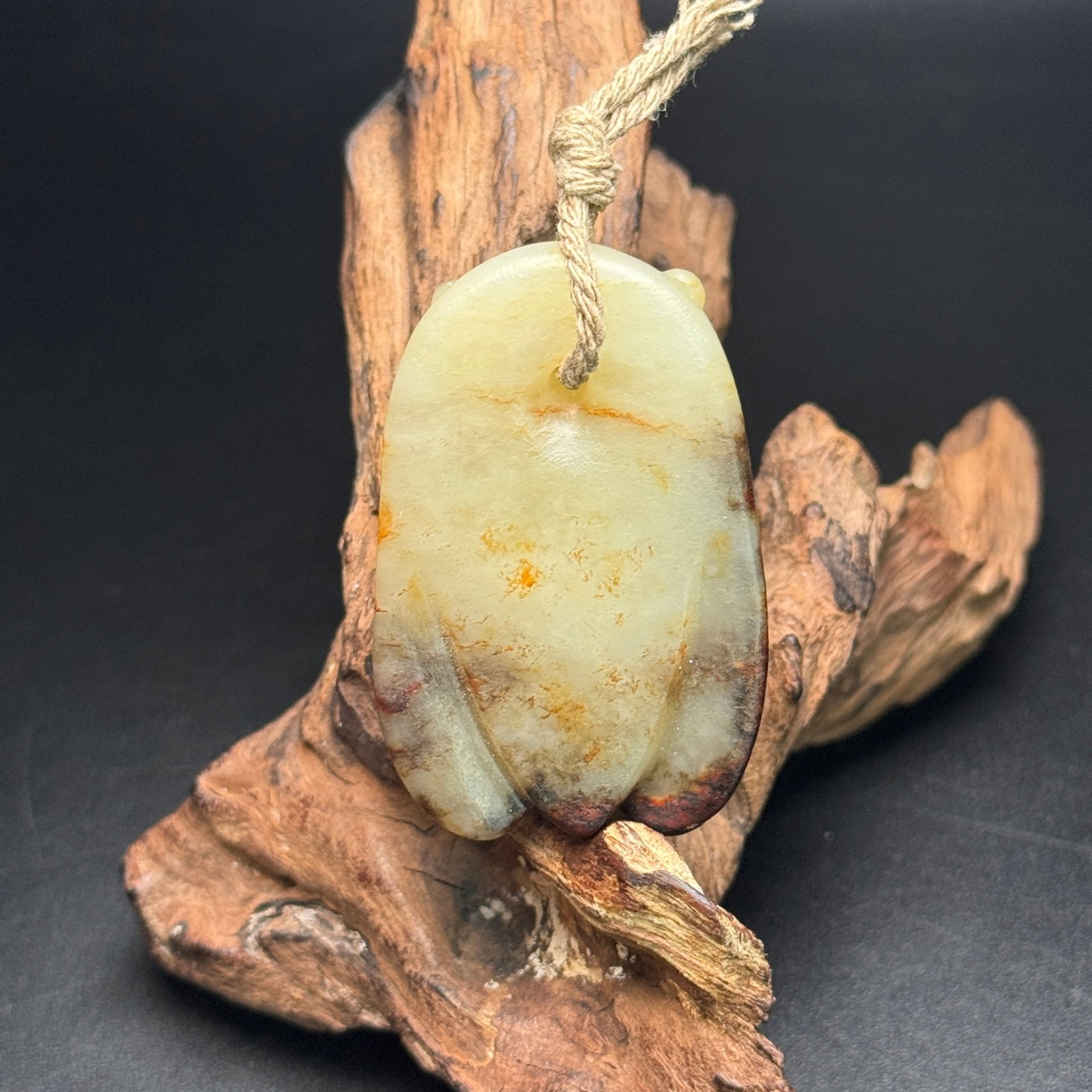 An Exquisite White Jade Cicada Ornament - 2