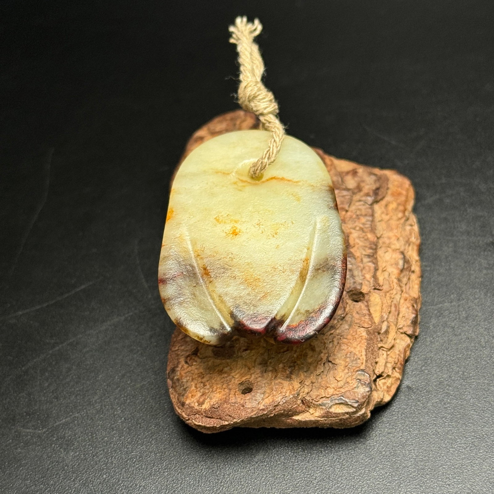 An Exquisite White Jade Cicada Ornament - 6