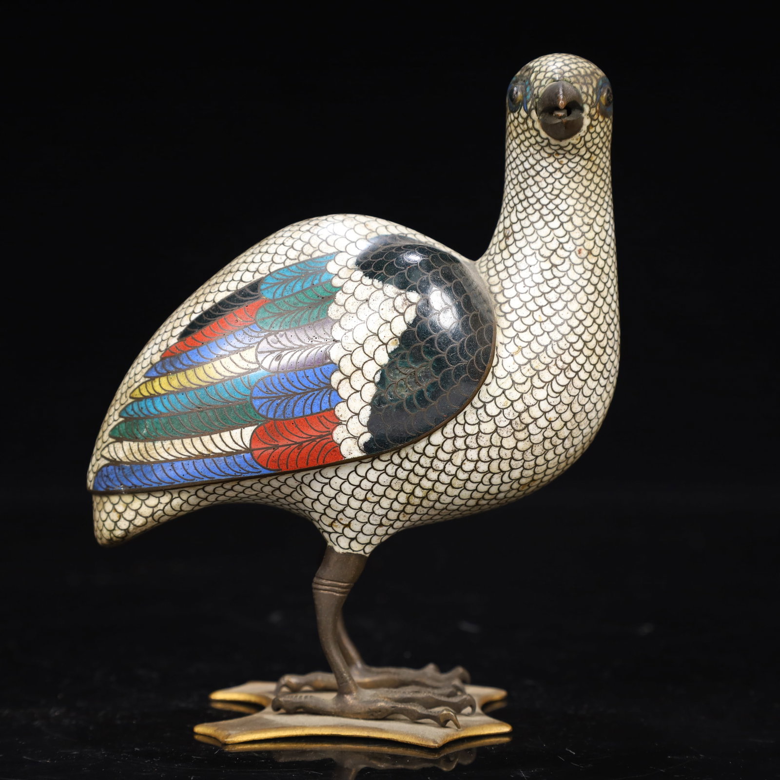 An Exquisite Cloisonne Quail Ornament: An Exquisite Cloisonne Quail Ornament,Qing Dynasty, China,Size:5.5inx2.8inx5.9inWeight:300g 景泰蓝鹌鹑摆件,中国清代