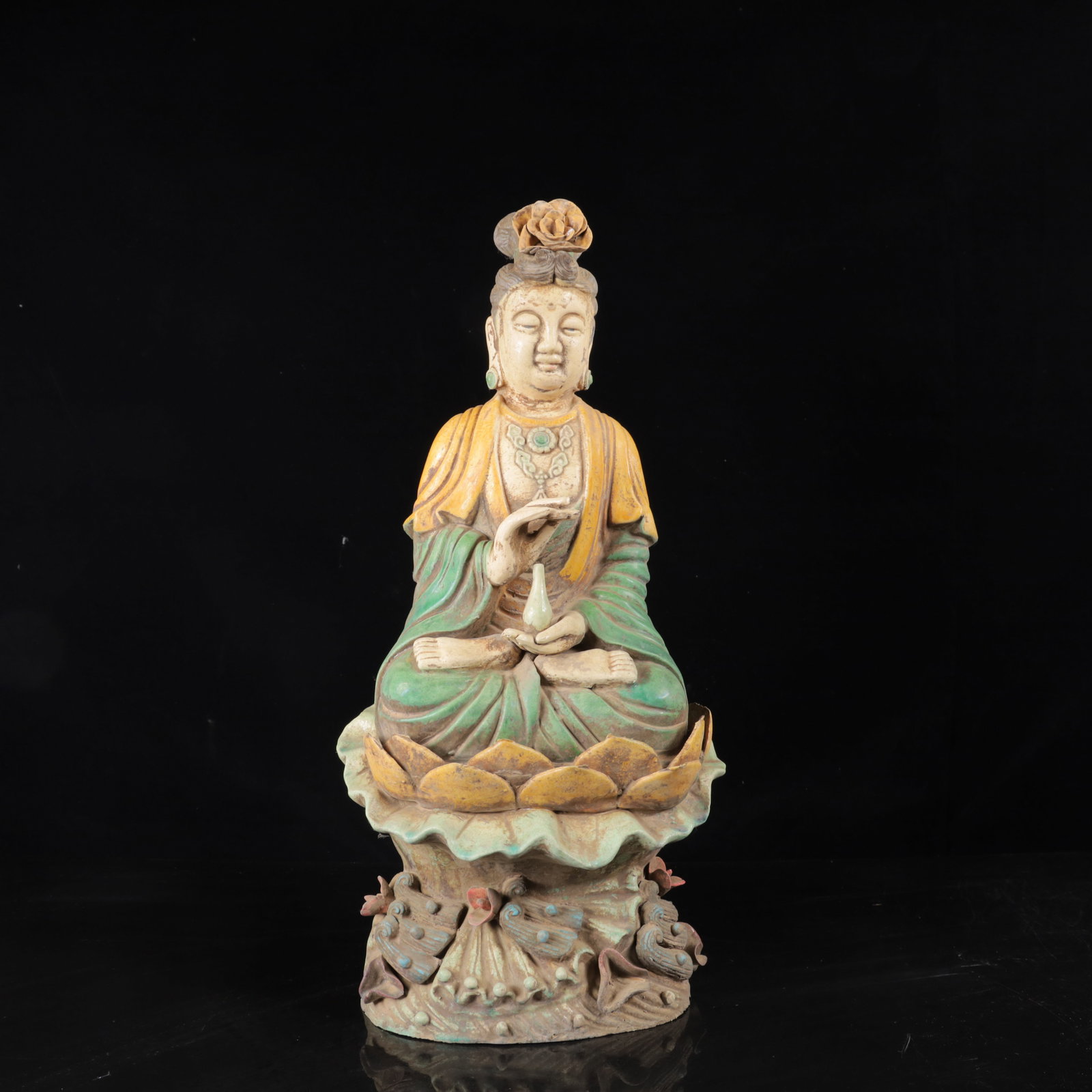 An Exquisite Tang Tri-Color Glazed Pottery Statue of Avalokitesvara Ornament (1 of 11)
