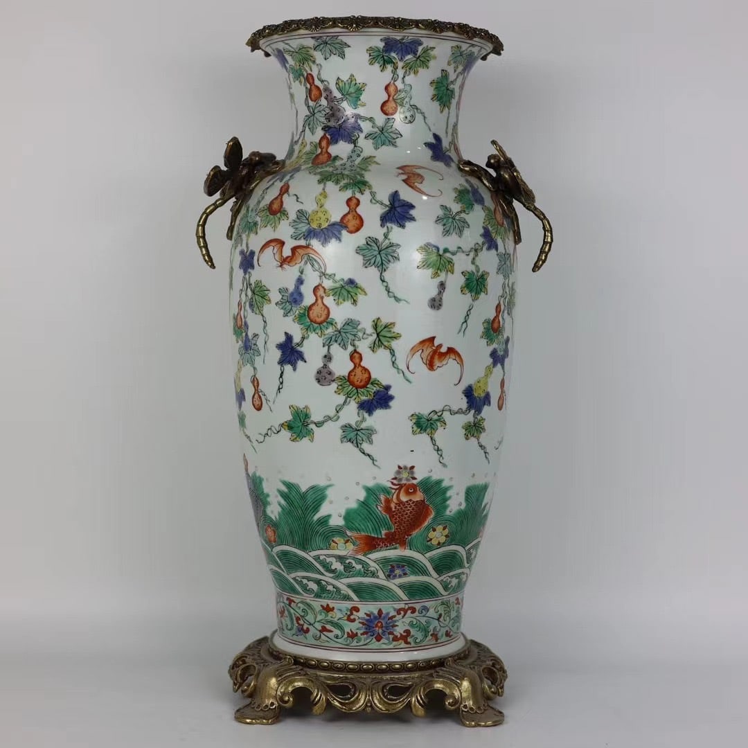 A Huge Wucai Inlaid Bronze Bats and Groud Pattern Double-Ears Vase: A Huge Wucai Inlaid Bronze Bats and Groud Pattern Double-Ears Vase,Qing Dynasty,China,Kangxi Six-character Mark,Size:18.9inx9.4in 五彩镶铜蝙蝠葫芦ಬ