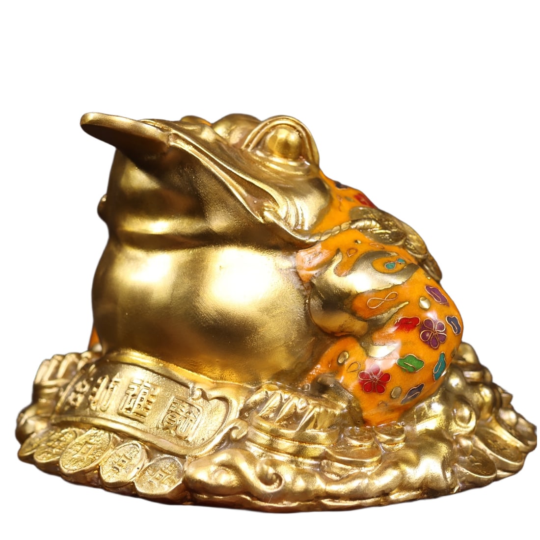 An Exquisite Gilt Bronze Cloisonne Flower Pattern Golden Toad Ornament: An Exquisite Gilt Bronze Cloisonne Flower Pattern Golden Toad Ornament,Ming Dynasty,China,Xuande Four-character Mark,Size:5.1inx7.3inx6.9in,Weight:2060g 铜鎏金景泰蓝