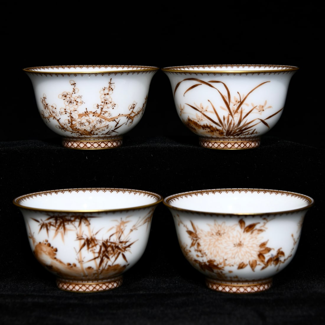A Set of Fine Ink Color Painted Gold Plum Blossom,Orchid Bamboo and Chrysanthemum Pattern Cups,with: A Set of Fine Ink Color Painted Gold Plum Blossom,Orchid Bamboo and Chrysanthemum Pattern Cups,with poem,Qing Dynasty,China,Yongzheng Four-character Mark,Size:1.3inx2.3in 一套墨ô