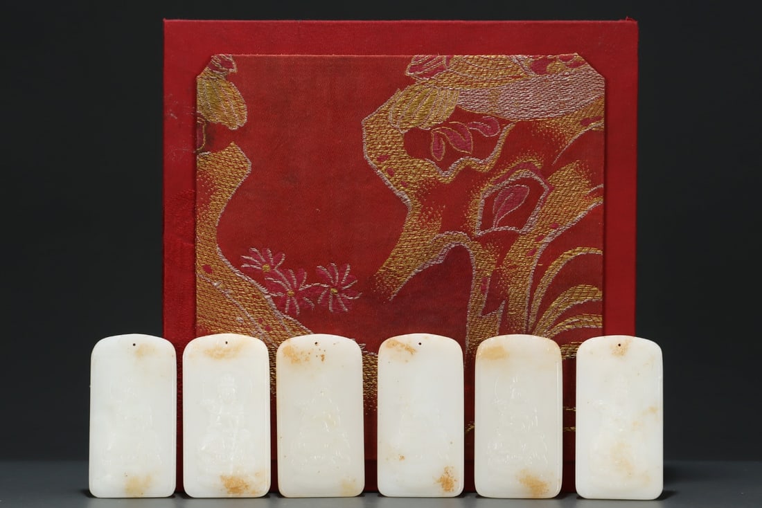 A Set of Fine White Jade Buddha Statue Pendants: A Set of Fine White Jade Buddha Statue Pendants,Qing Dynasty,China,Size:3.9inx2.1in 一套白玉佛像牌,中国清代