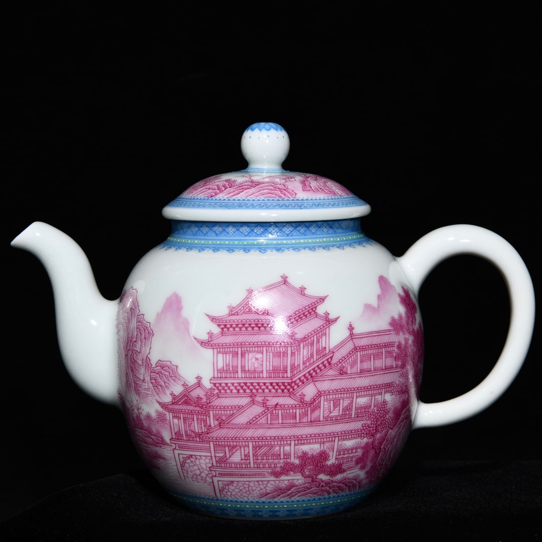 An Exquisite Agate Red Glazed Landscape Pattern Teapot: An Exquisite Agate Red Glazed Landscape Pattern Teapot,Qing Dynasty,China,Qianlong Four-character Mark,Size:4.3inx5.8in 