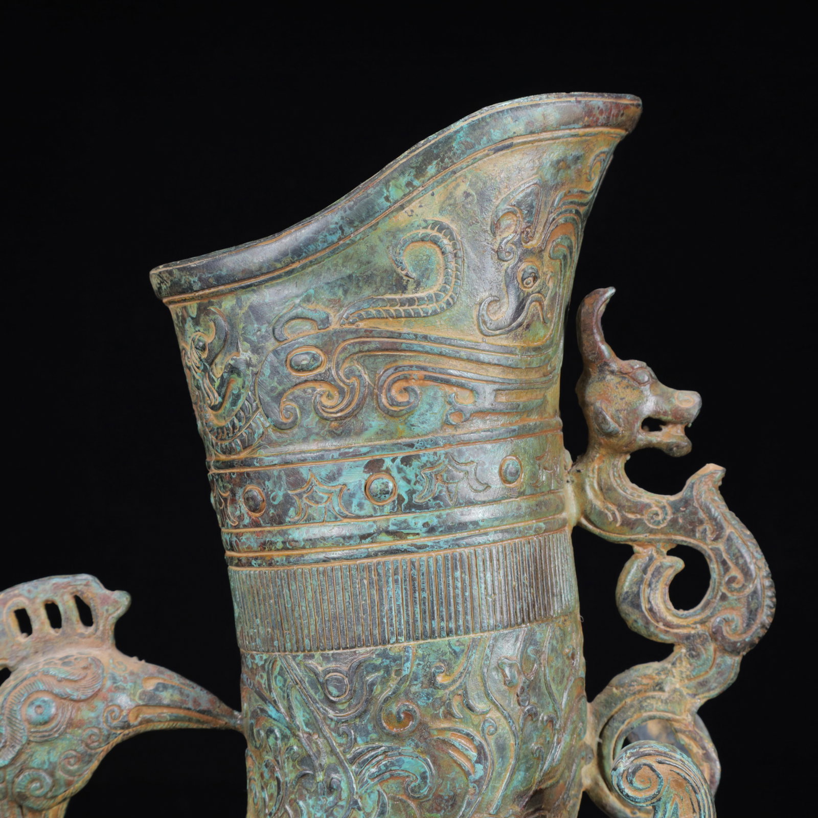 An Archaic Bronze Phoenix Pattern Cup - 2