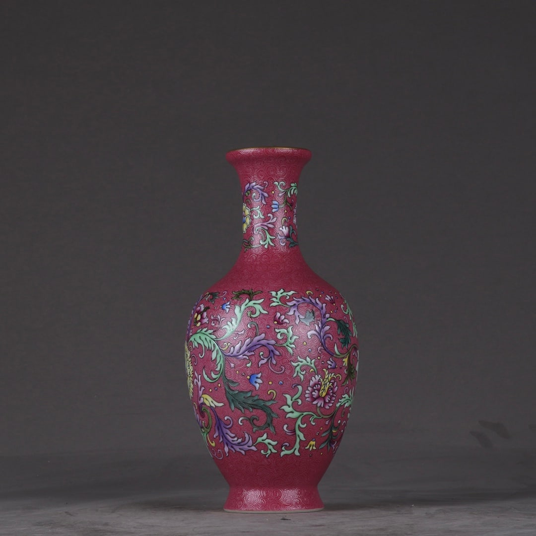 An Exquisite Ruby Red-Glazed Lotus Pattern Vase - 2