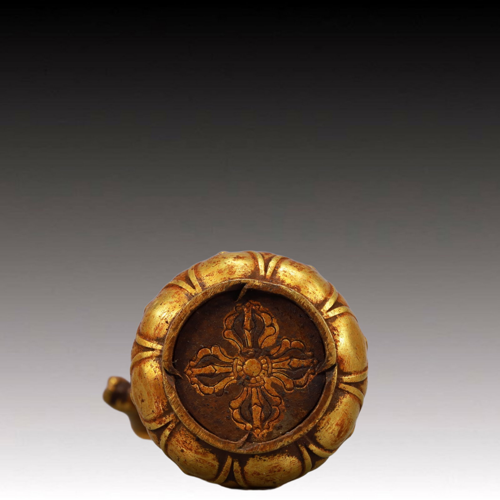 A Solemn Gilt Bronze Statue of Tara: A Solemn Gilt Bronze Statue of Tara,Qing Dynasty, China,Size:3inx2.2inx4.1in,Weight:597g 铜鎏金度母像,中国清代