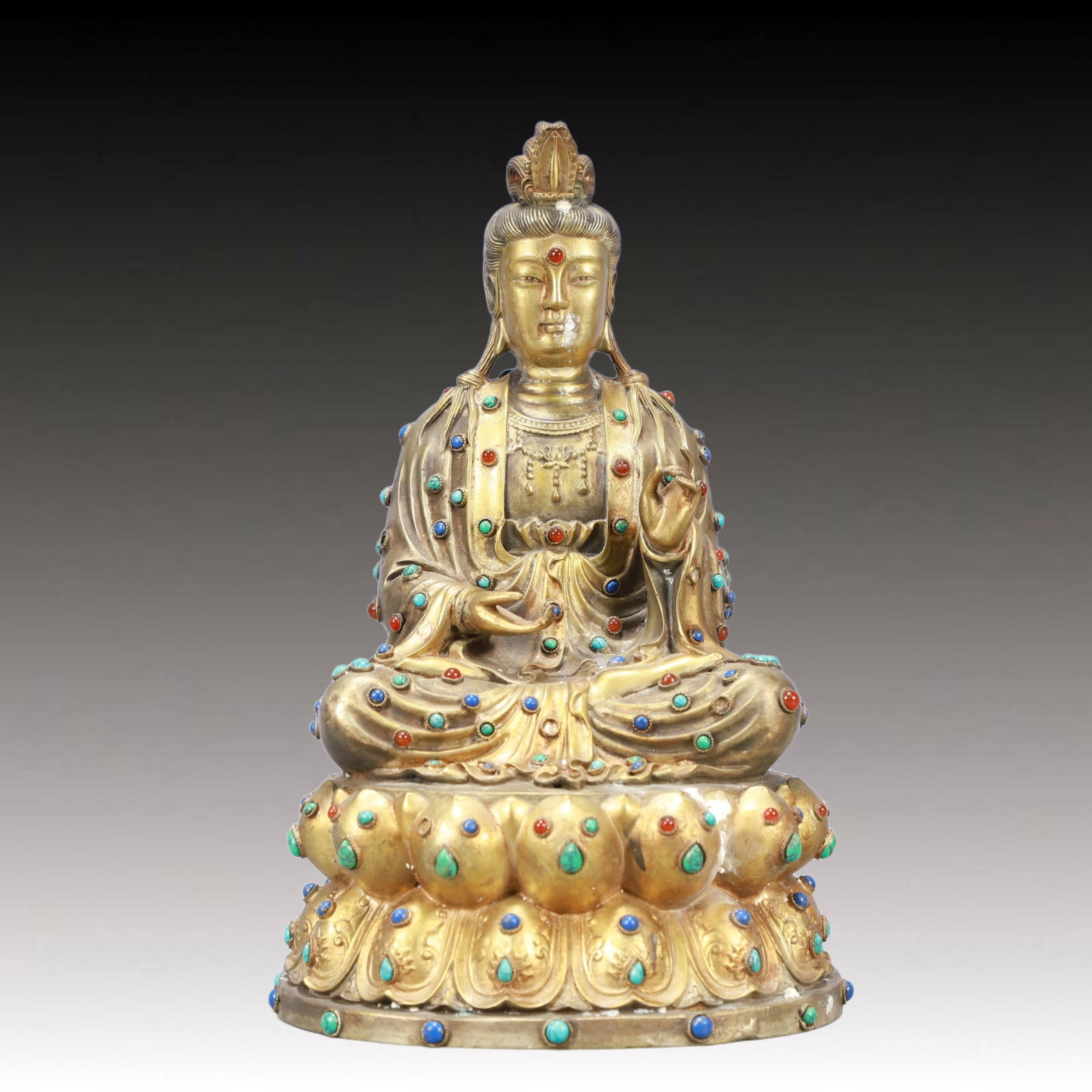 A Rare Silver-Gilt Bronze Statue of Avalokitesvara,Inlaid Turquoise: A Rare Silver-Gilt Bronze Statue of Avalokitesvara,Inlaid Turquoise,Tang Dynasty, China,Zhenguan Four-character Mark,Size:6.5inx5.9inx11in,Weight:2500g 