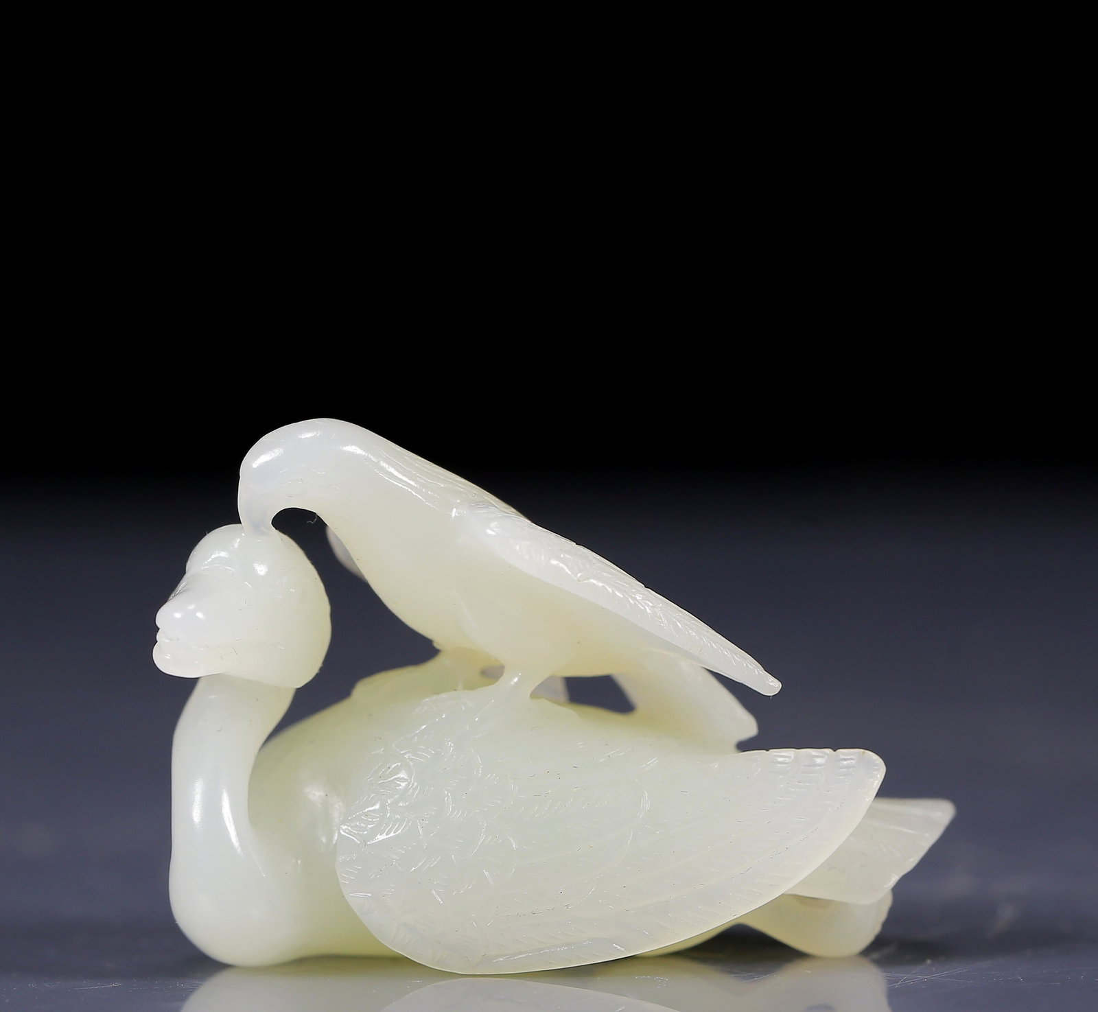 An Exquisite White Jade Duck Ornament: An Exquisite White Jade Duck Ornament ,Qing Dynasty, China,Size:2inx1.2inx1.4in,Weight:40g 白玉鸭摆件，清代