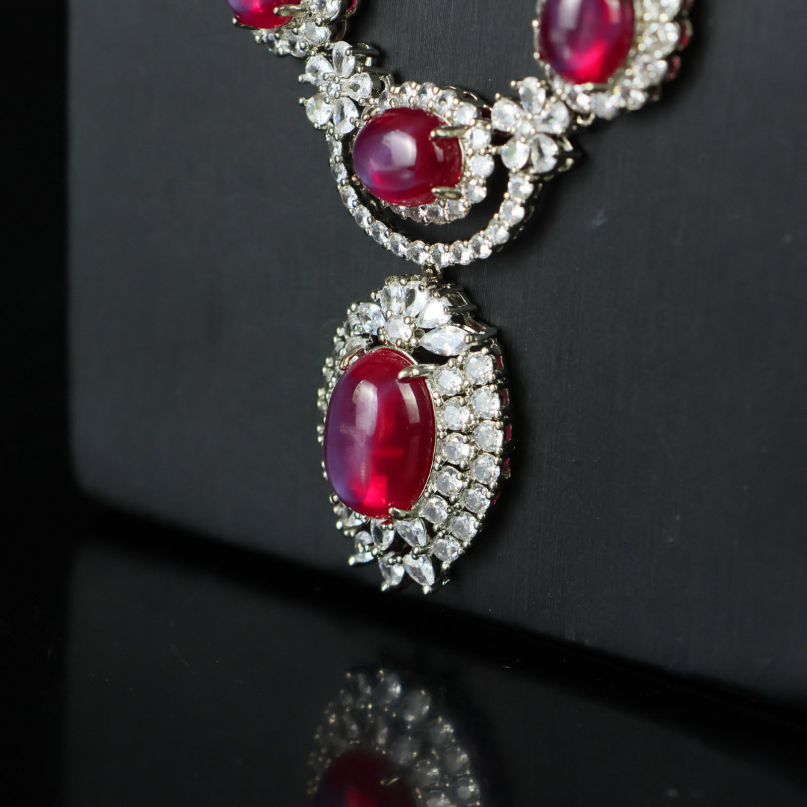 An Exquisite Necklace - 5