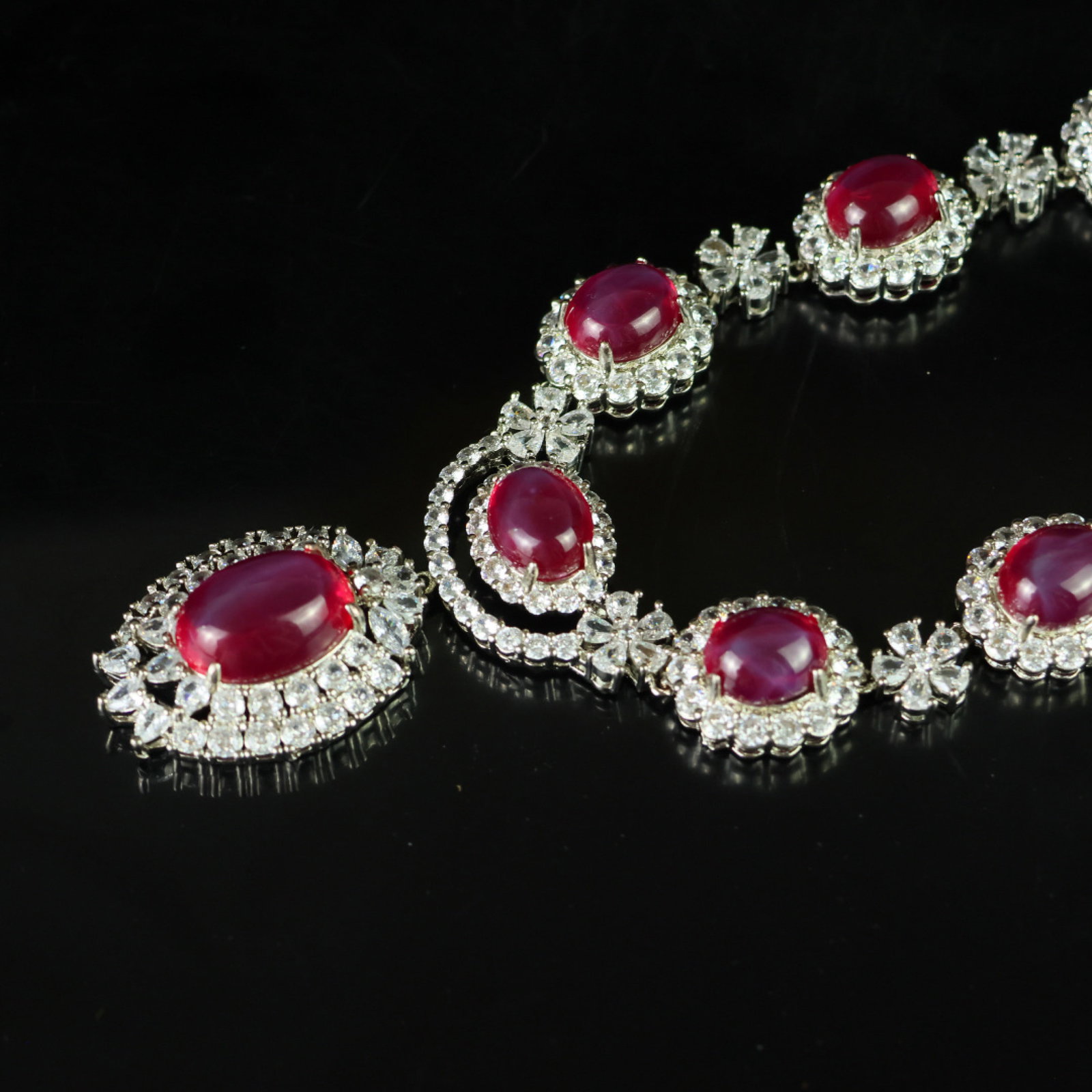 An Exquisite Necklace - 8