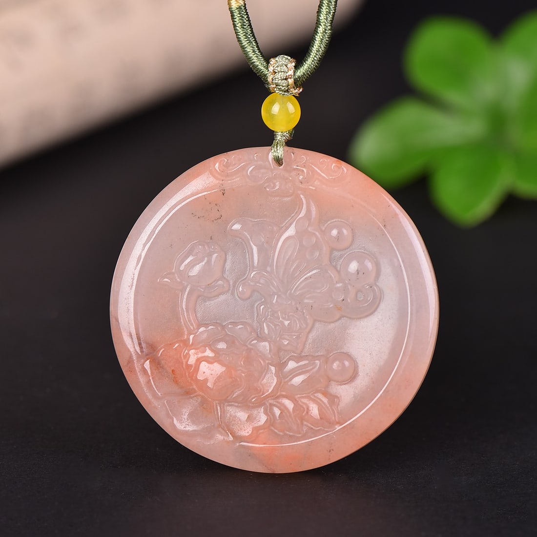An Exquisite Red Jade Flower Pattern Pendant: An Exquisite Red Jade Flower Pattern Pendant,Size:2inx2in 红玉花卉纹挂件