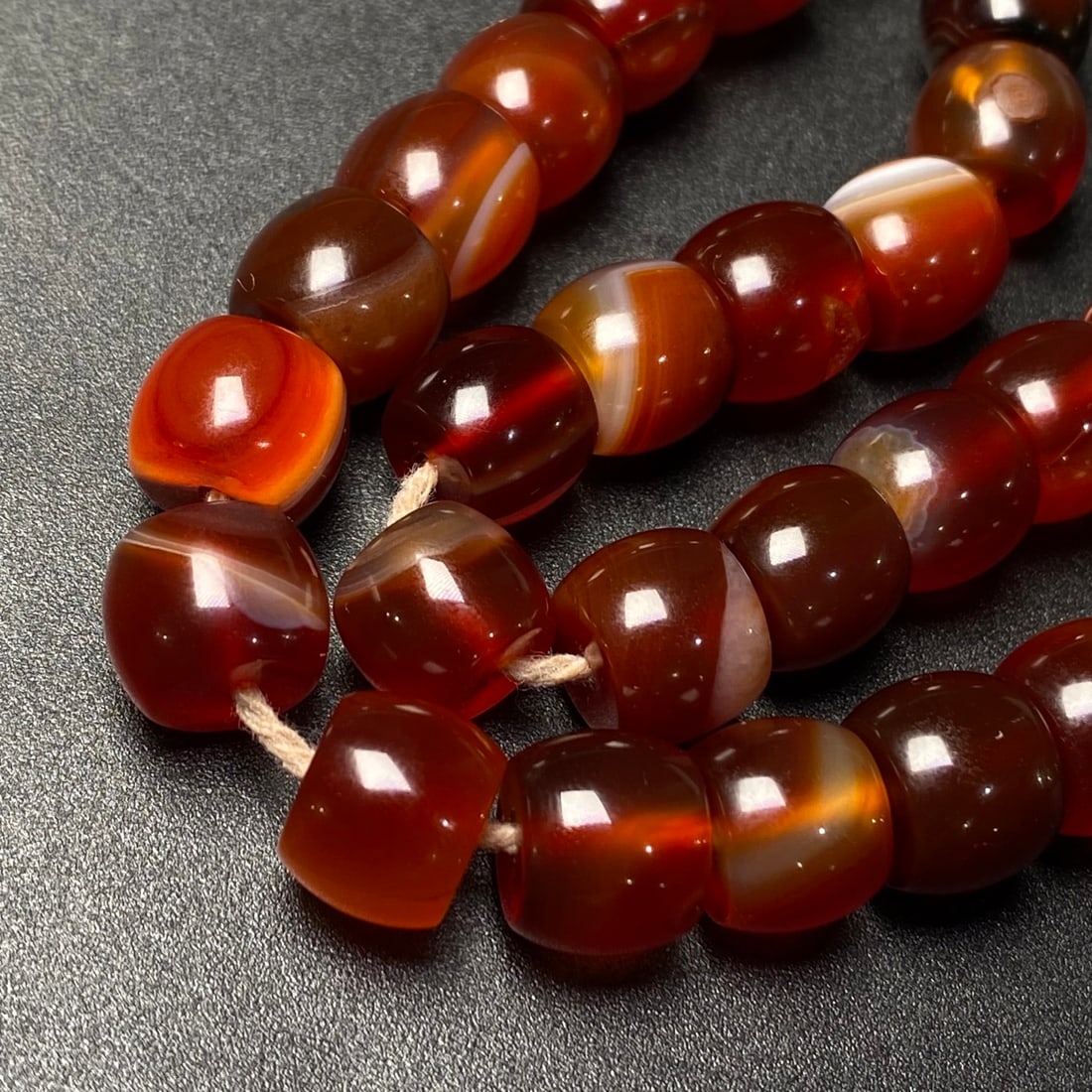 A Precious Agate Bracelets - 8