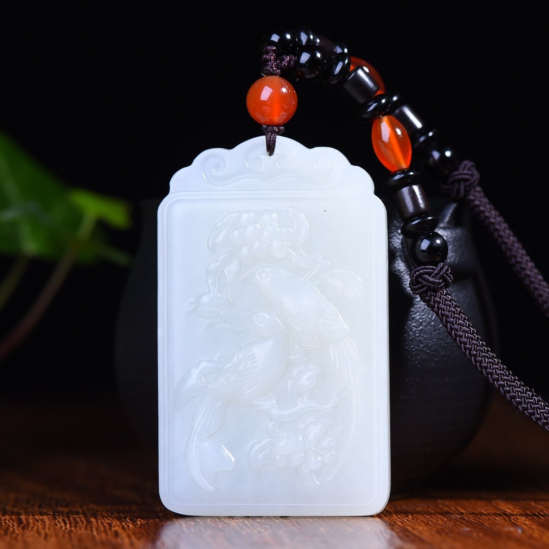 An Exquisite White Jade Bird and Fruit Pattern Pendant: An Exquisite White Jade Bird and Fruit Pattern Pendant,Size:1.4inx2.4in (寓意)好运吉祥 白玉鸟果纹牌