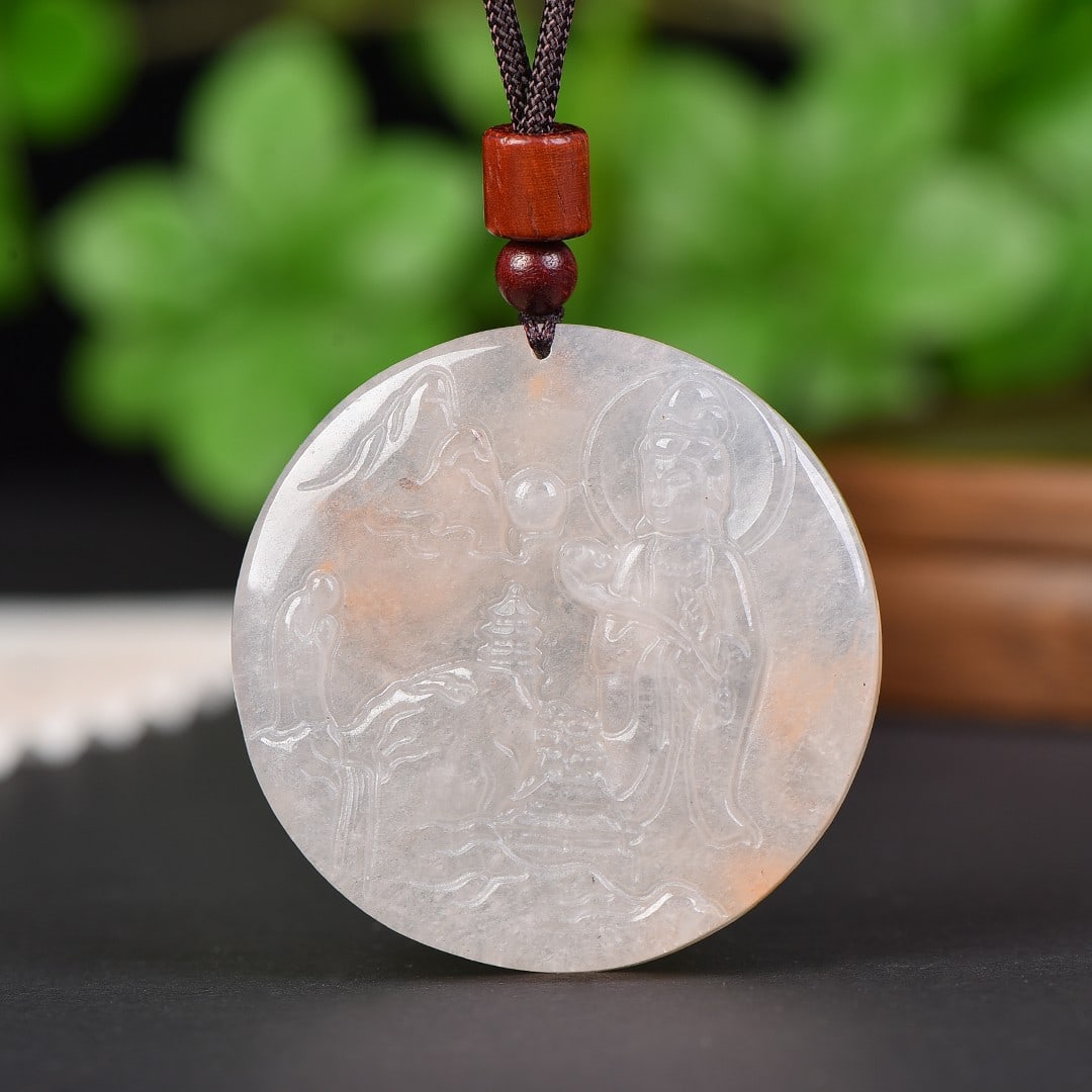 An Exquisite Jadeite Statue of Avalokitesvara Pendant: An Exquisite Jadeite Statue of Avalokitesvara Pendant,Size:2inx2in 翡翠观音挂件