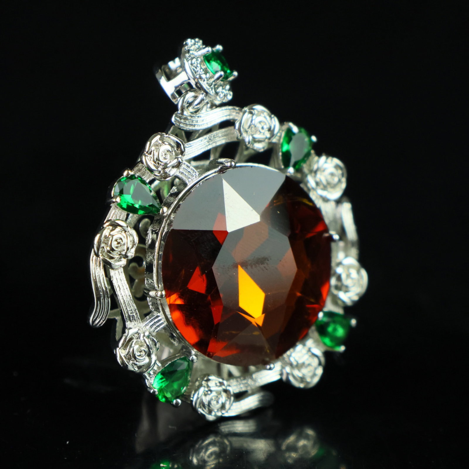 An Exquisite Pendant - 3