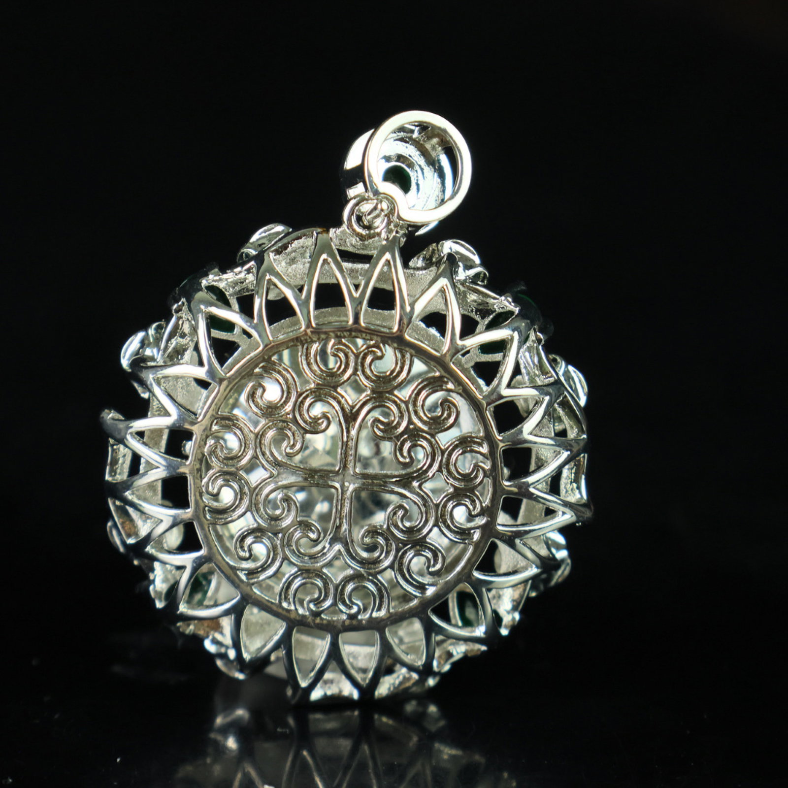 An Exquisite Pendant - 5