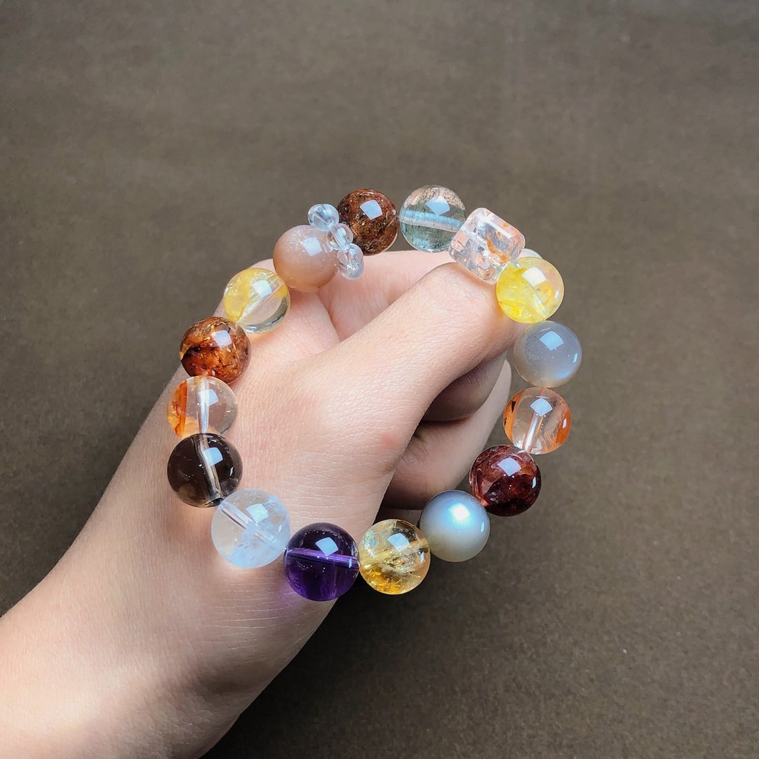 An Exquisite Multi-Gem Bracelets - 2