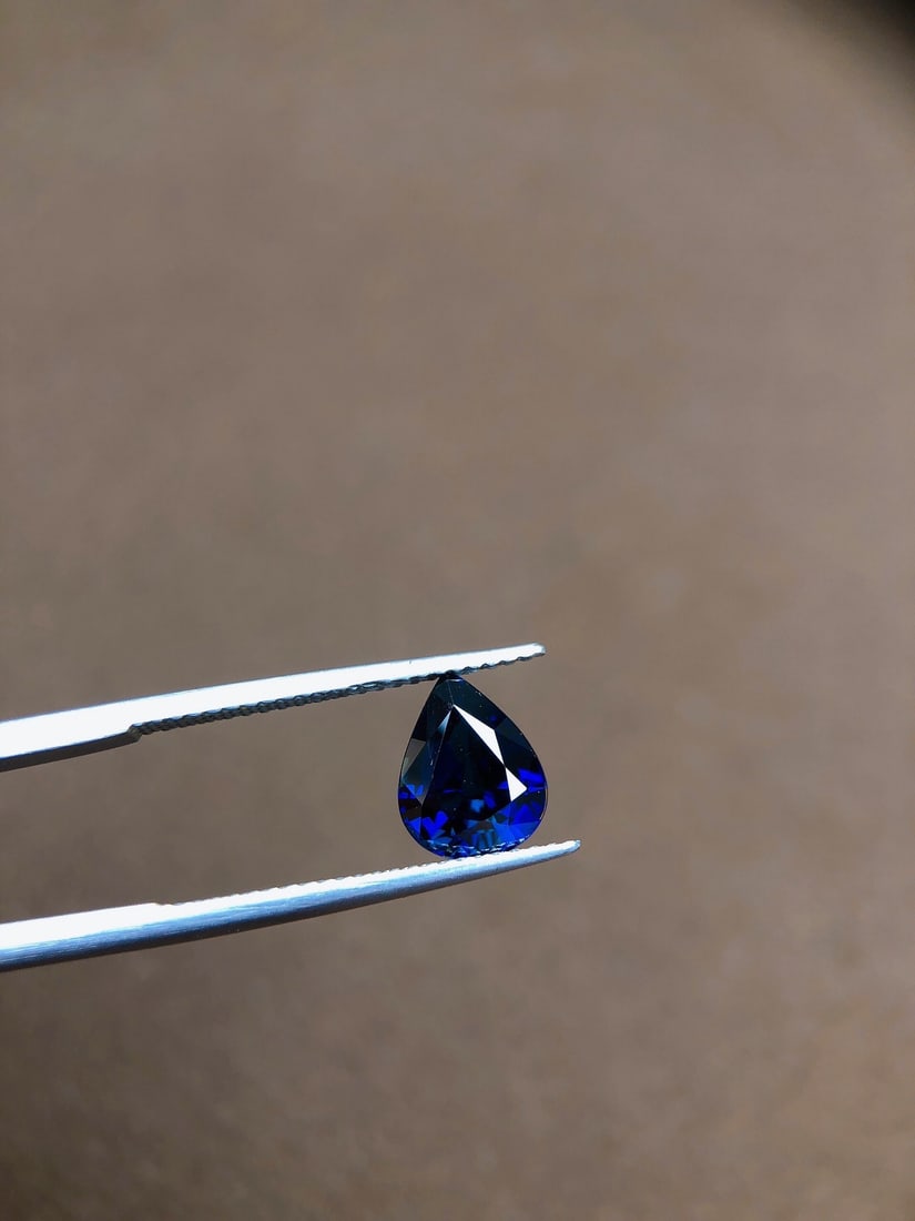 1.95Ctw Natural Sapphire Loose: 1.95Ctw Natural Sapphire Loose,Size:0.3inx0.3inx0.2in 1.95Ctw天然蓝宝石裸石