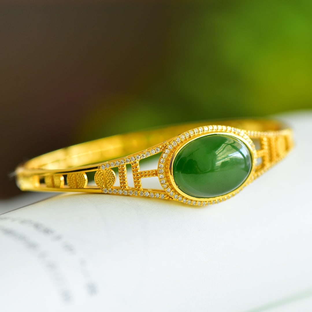 An Exquisite Sterling Silver-Gold Plated Inlaid Jasper Bracelet,Inlaid Diamond: An Exquisite Sterling Silver-Gold Plated Inlaid Jasper Bracelet,Inlaid Diamond 纯银镀金镶碧玉手链,嵌钻石