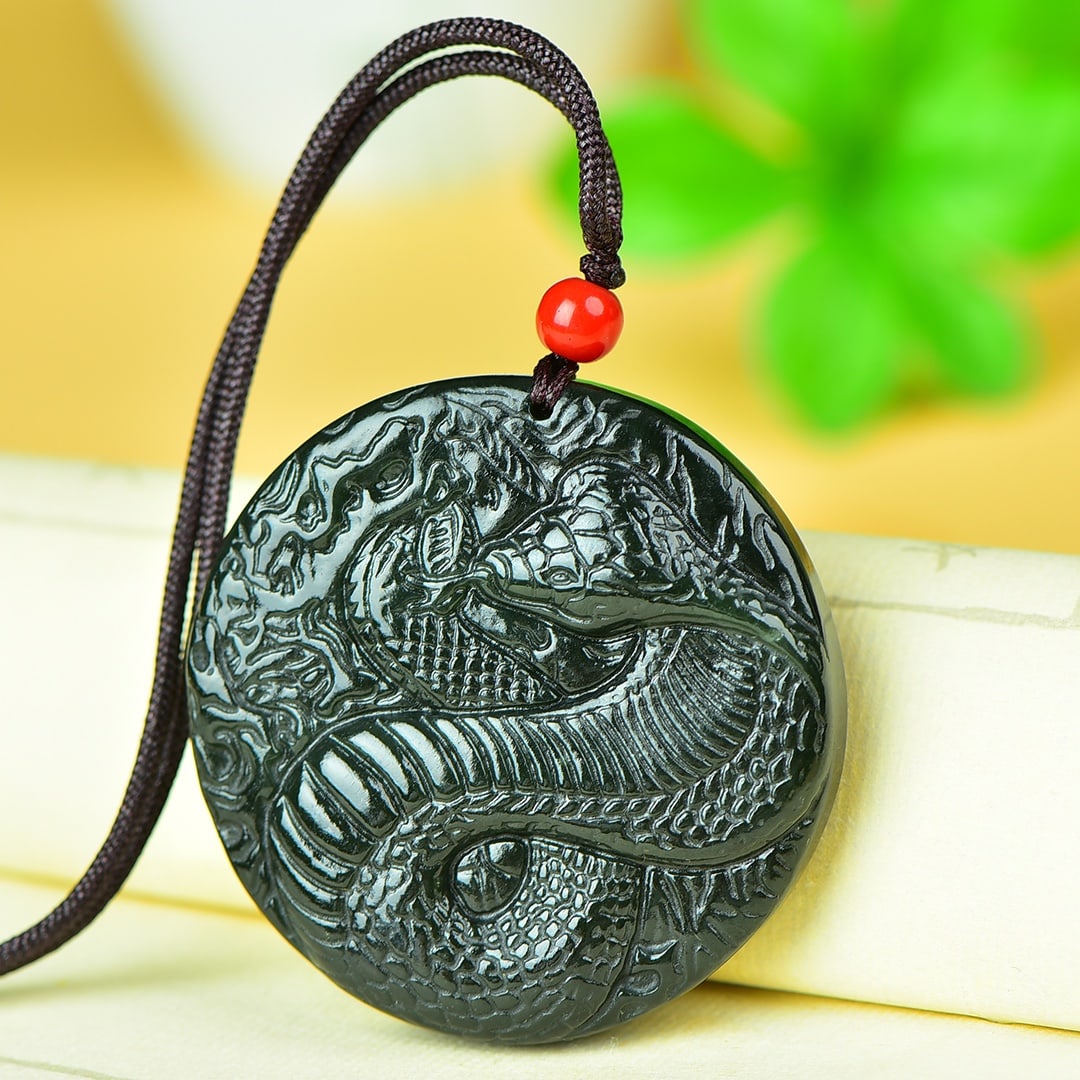 An Exquisite Jasper Snake Pattern Pendant - 4