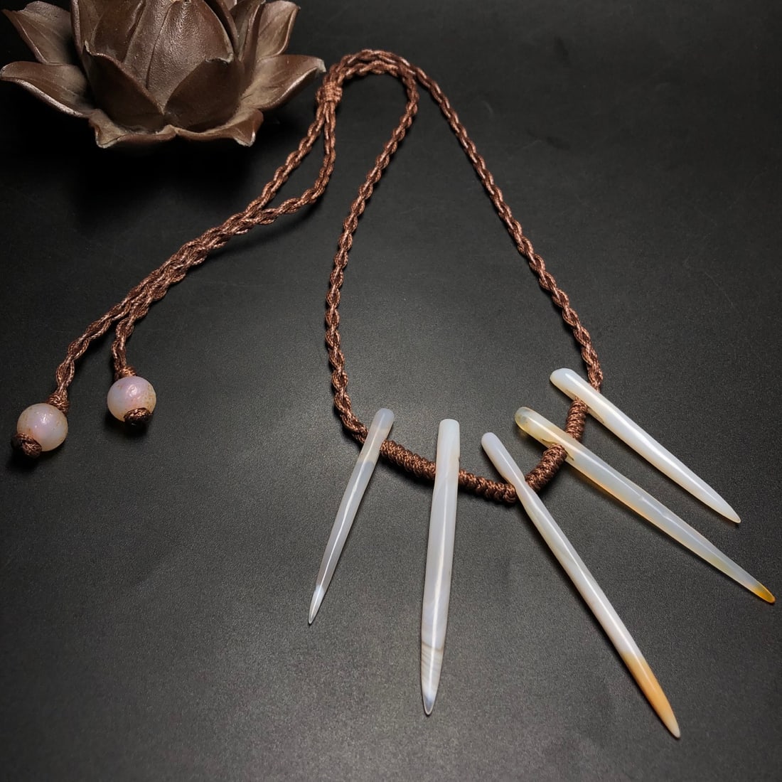 A Precious Agate Necklace: A Precious Agate Necklace,Size:3.3inx0.2in 玛瑙项链