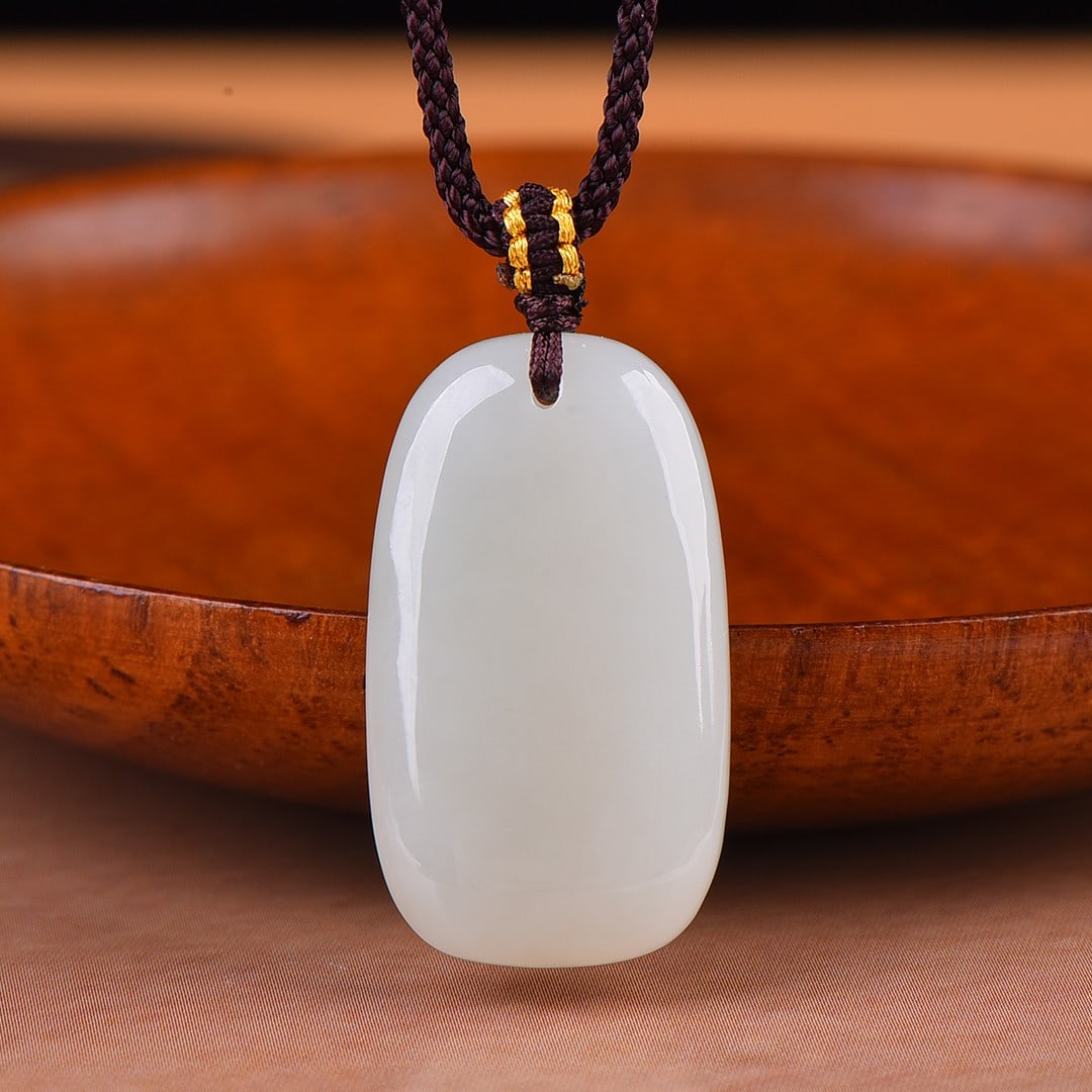 An Exquisite White Jade Pendant: An Exquisite White Jade Pendant,Size:0.7inx1.2in 白玉挂件
