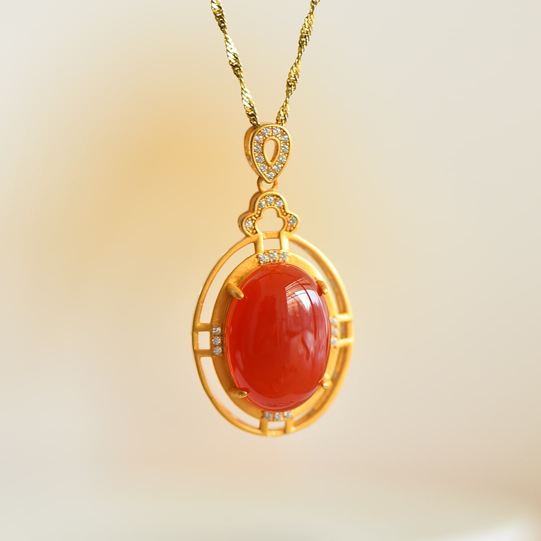 An Exquisite Sterling Silver-Gold Plated Inlaid Agate Pendant,Inlaid Diamond: An Exquisite Sterling Silver-Gold Plated Inlaid Agate Pendant,Inlaid Diamond,Size:0.5inx0.7in 纯银镀金镶玛瑙吊坠,嵌钻石