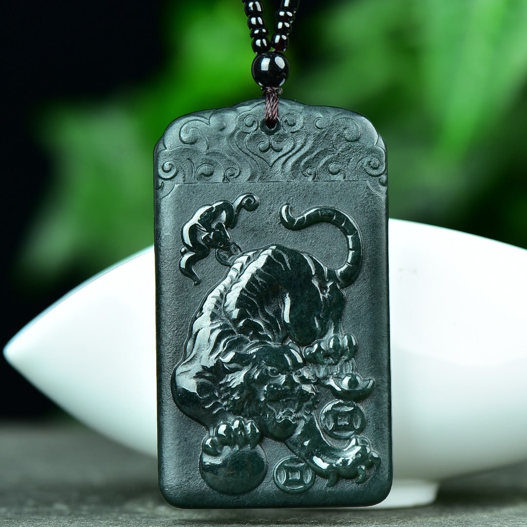 An Exquisite Jasper Tiger Pattern Necklace - 3