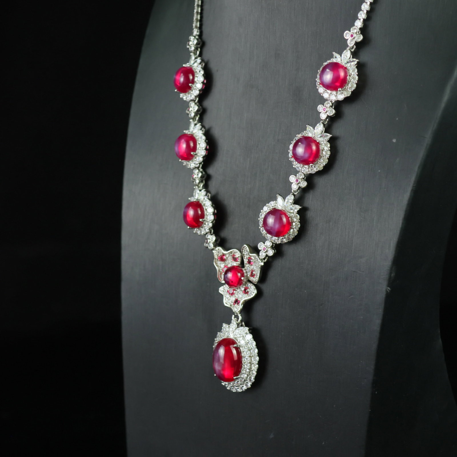 An Exquisite Necklace - 4