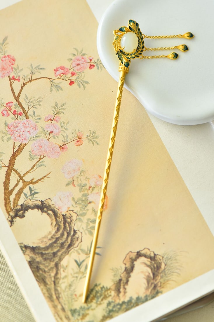 An Exquisite Sterling Silver-Gold Plated Inlaid White Jade Hairpin: An Exquisite Sterling Silver-Gold Plated Inlaid White Jade Hairpin,Size:0.4inx0.5in 纯银镀金镶白玉发簪