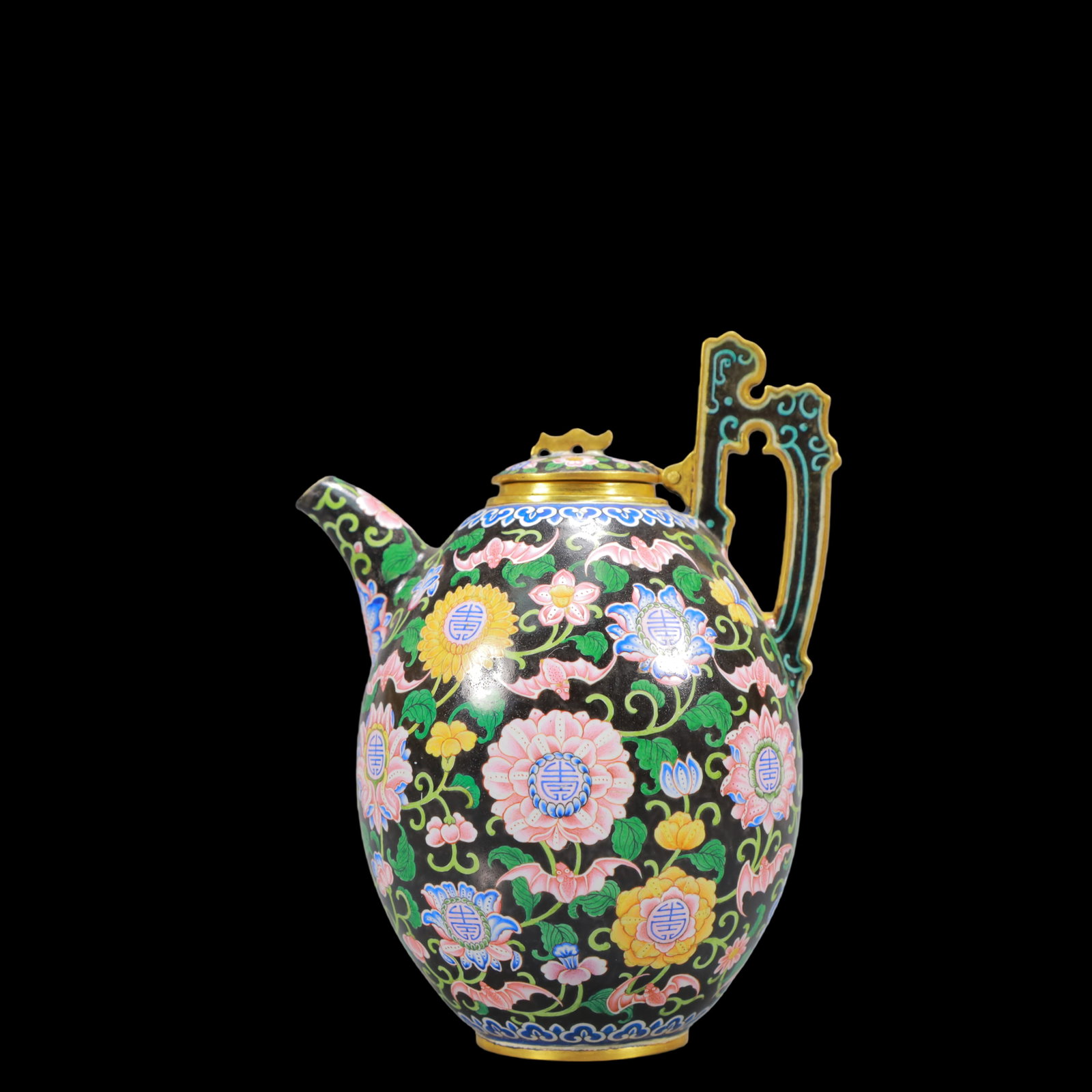 A Exquisite Coppery Enamel Lotus Pattern Bats and Peach Pattern Ewer: A Exquisite Coppery Enamel Lotus Pattern Bats and Peach Pattern Ewer Qing Dynasty, China Qianlong Four-character Mark Size:4.3inx3.1inx5.5in Weight:350g铜珐琅彩缠枝