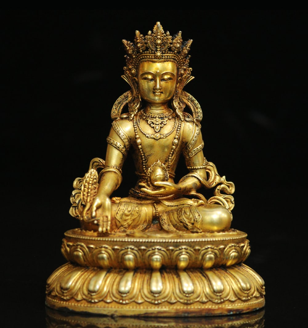An Exquisite Gilt Bronze Statue of Kshitigarbha Bodhisattva Ornament: An Exquisite Gilt Bronze Statue of Kshitigarbha Bodhisattva Ornament Ming Dynasty, China Size:3.9inx3.1in Weight:536g铜鎏金地藏王摆件