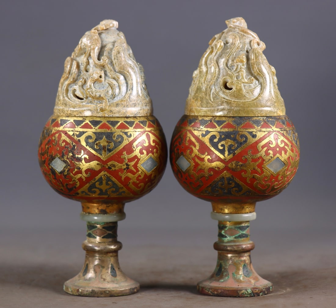 A Pair of Exquisite Gilt Bronze Inlaid White Jade Censer: A Pair of Exquisite Gilt Bronze Inlaid White Jade Censer Qing Dynasty, China Size:6.3inx2.6in Weight:961g铜鎏金嵌白玉博山炉一对