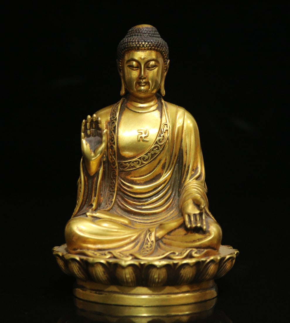 An Exquisite Gilt Bronze Statue of Sakyamuni Buddha Statue Ornament (1 of 9)
