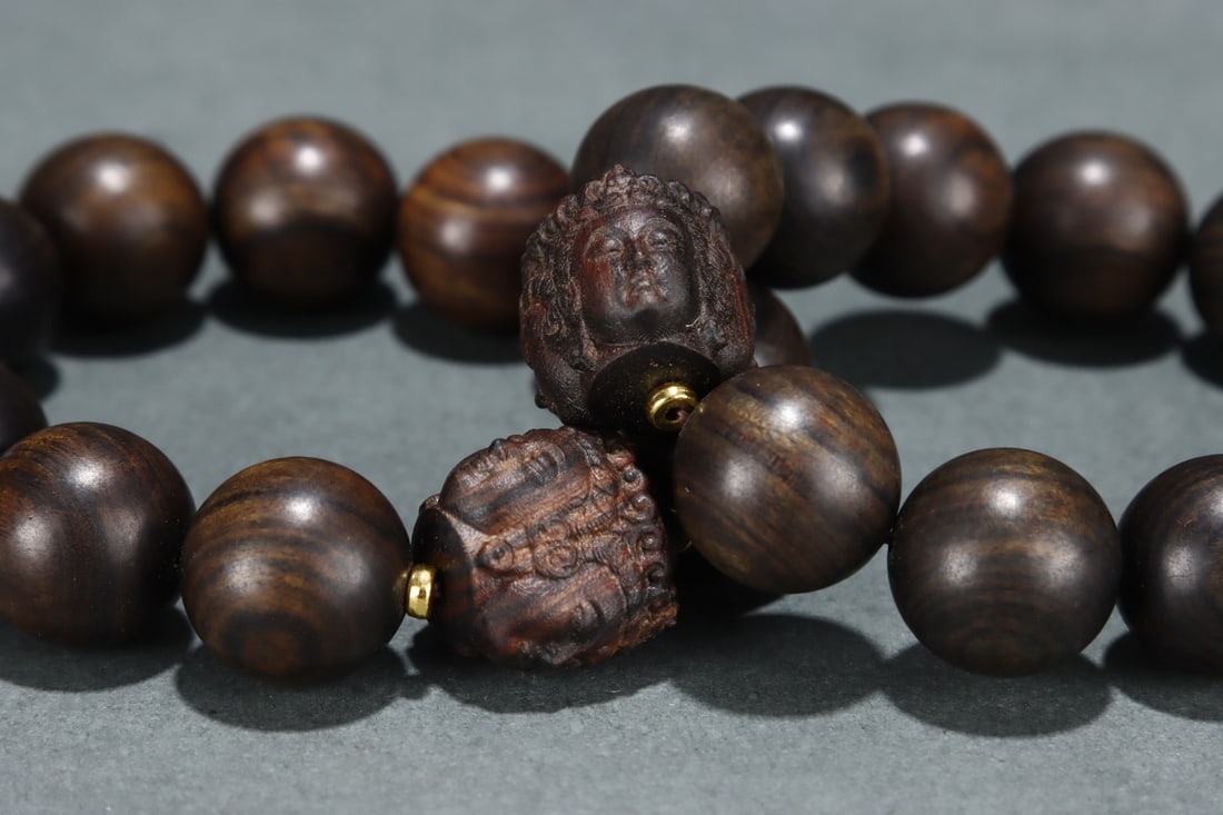 An Exquisite Eaglewood Bracelets - 5