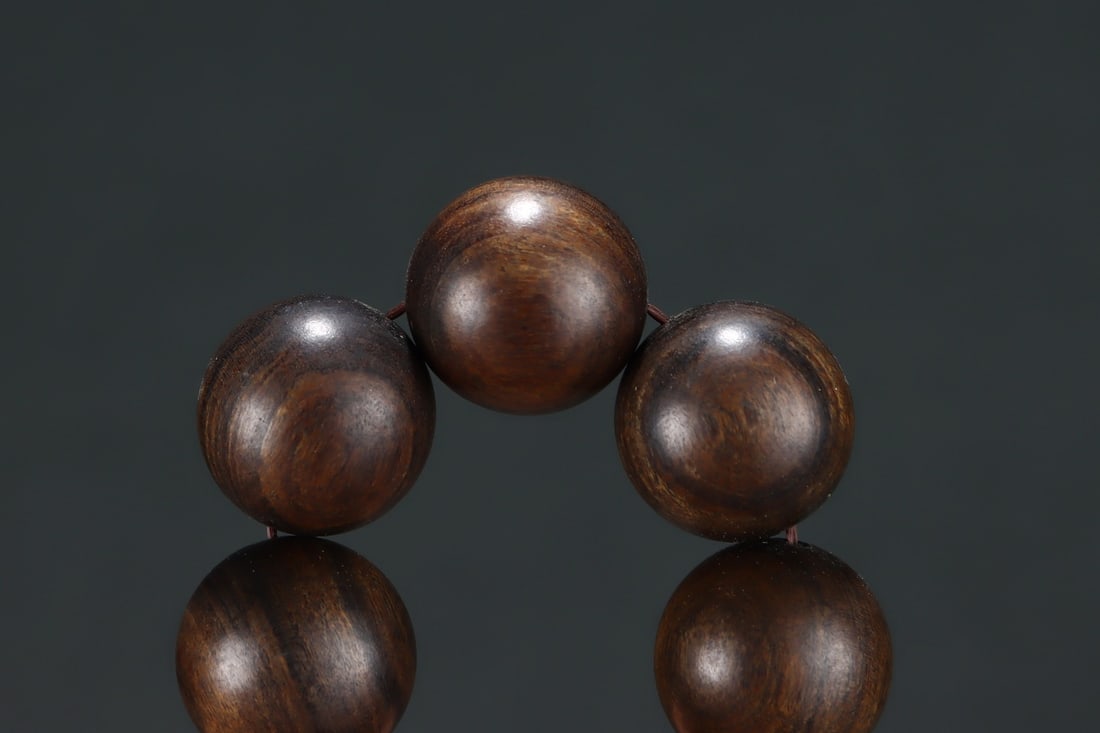 An Exquisite Eaglewood Bracelets - 7