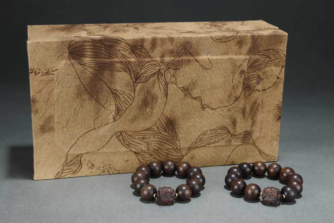 An Exquisite Eaglewood Bracelets - 8