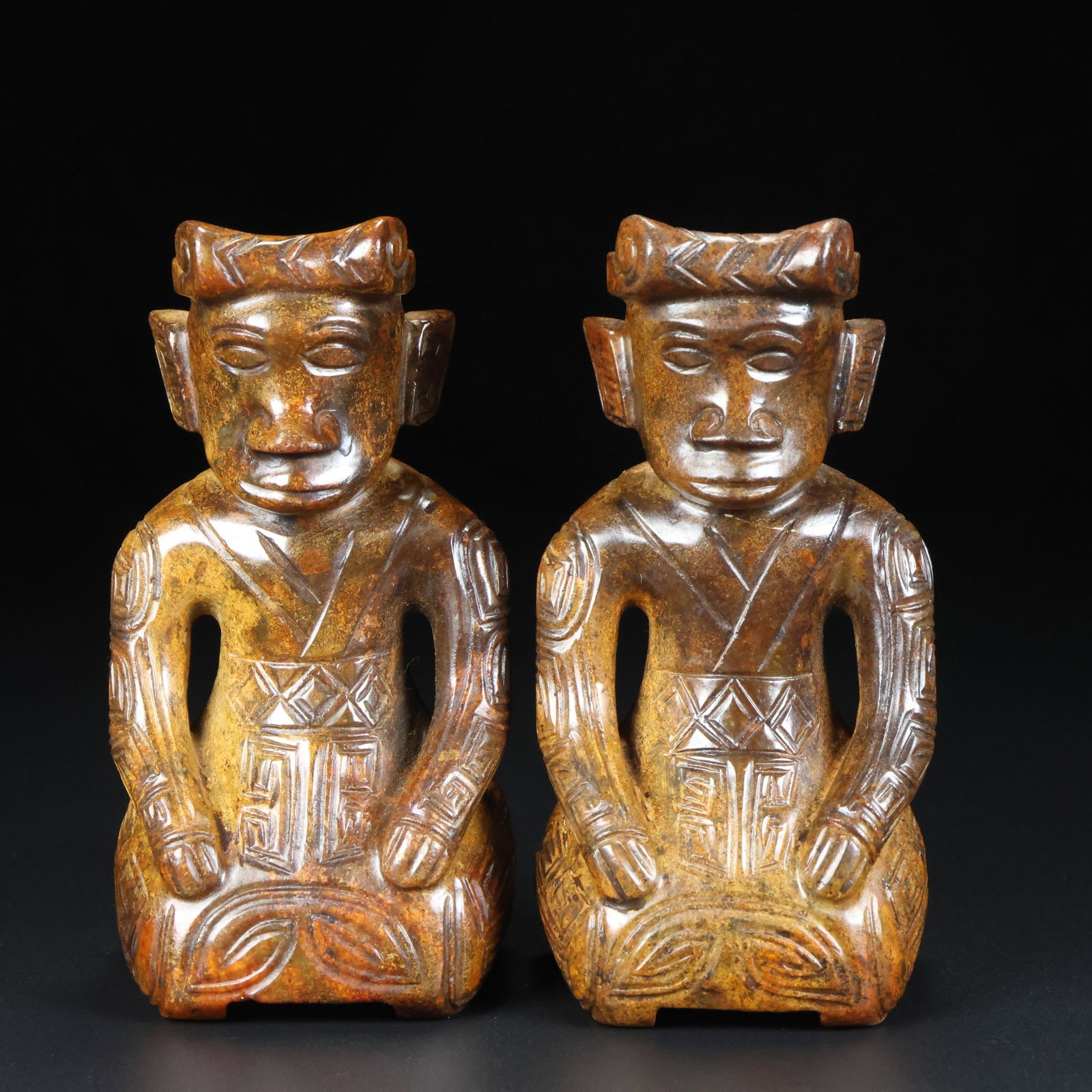 A Pair of Exquisite White Jade Figure Ornament: A Pair of Exquisite White Jade Figure Ornament Han Dynasty, China Size:4inx2.4inx1.9in Weight:516g白玉跪人一对 中国汉代