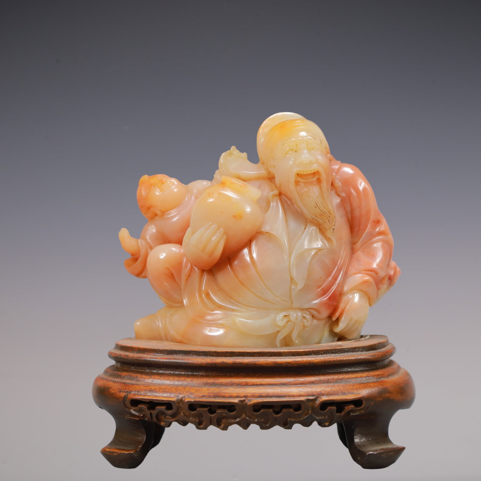 A Exquisite Shoushan Stone Figures Ornament: A Exquisite Shoushan Stone Figures Ornament Qing Dynasty, China Size:3.5inx1.2inx3.1in Weight:350g寿山石人物摆件 中国清代