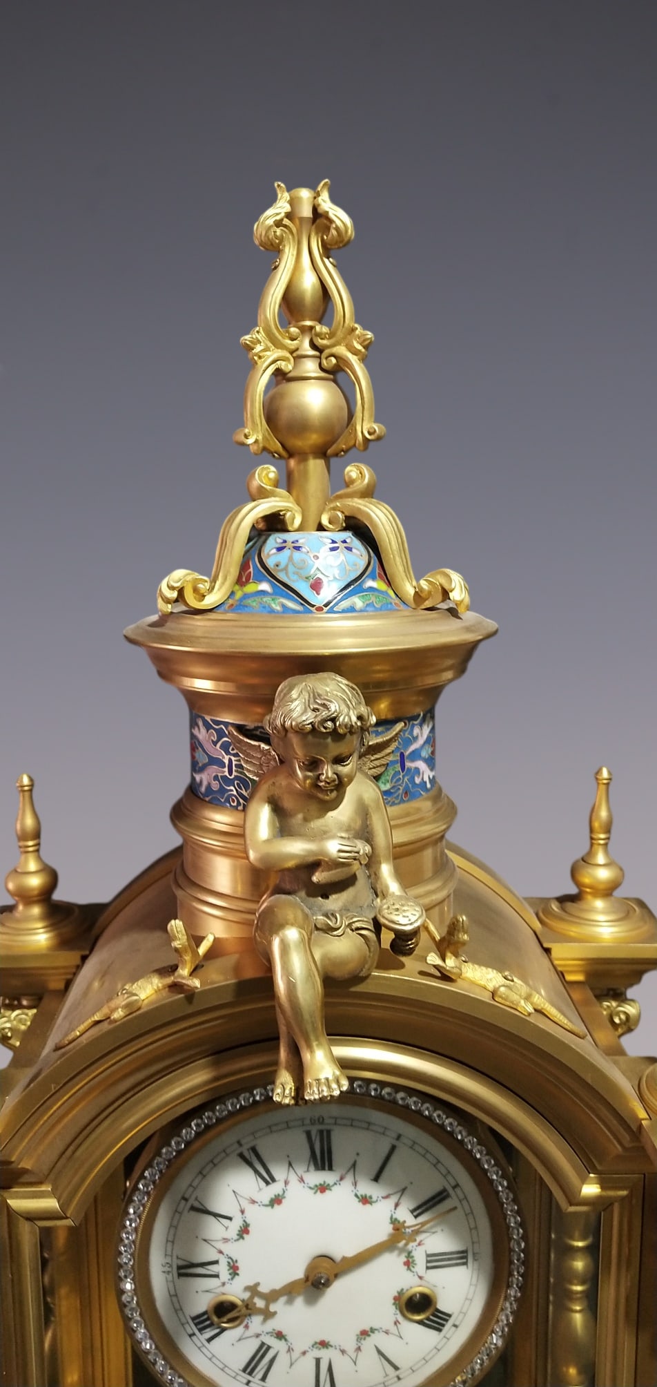 An Exquisite Gilt Bronze Lotus Pattern Clock - 3