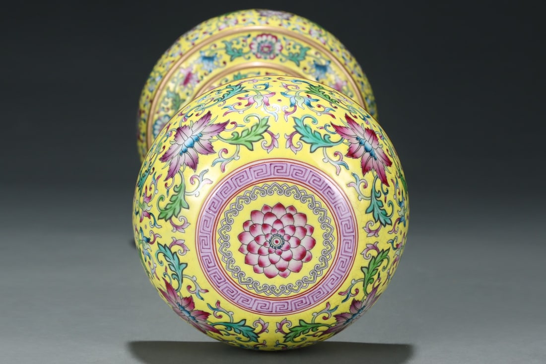 An Exquisite Enamel Lotus Pattern Hatstand - 7