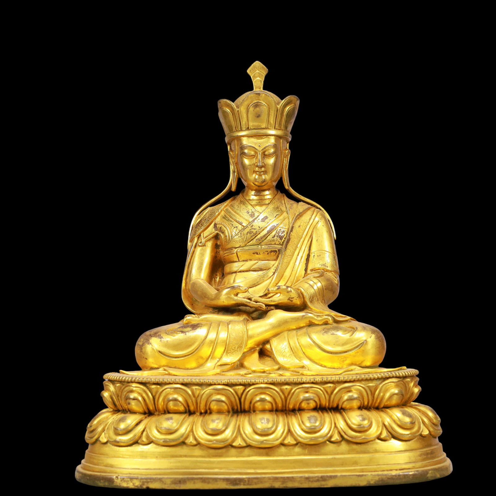 An Exquisite Gilt Bronze Statue of Kshitigarbha Bodhisattva: An Exquisite Gilt Bronze Statue of Kshitigarbha Bodhisattva Ming Dynasty, China Size:7.9inx5.9inx9.4in Weight:2850g铜鎏金地藏王佛像